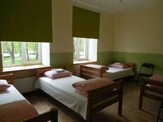 Хостелы Gogol Park Hostel Рига Двухместный номер с 2 отдельными кроватями и общей ванной комнатой-3